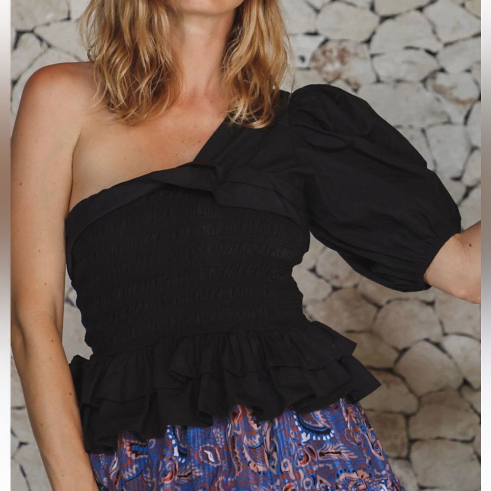 NWT CLEOBELLA Kassi Top Black Large